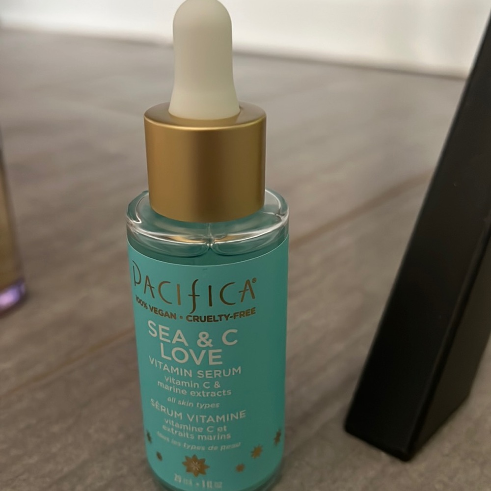pacifica sea and c love vitamin serum